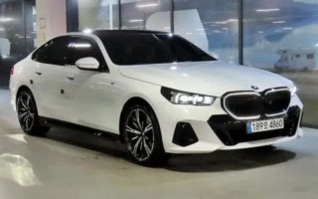 인천법원경매자동차 5시리즈 (G60) 530i xDrive 매물 사진 8 - 2024/12 22,197km